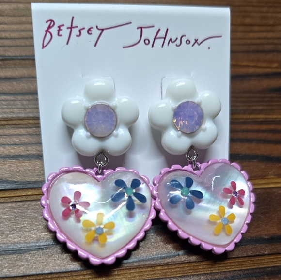 Betsey Johnson Flower Drop Earrings! - Picture 6 of 16